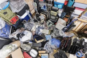 Reasons to Hire Professionals for a Hoarder Cleanout